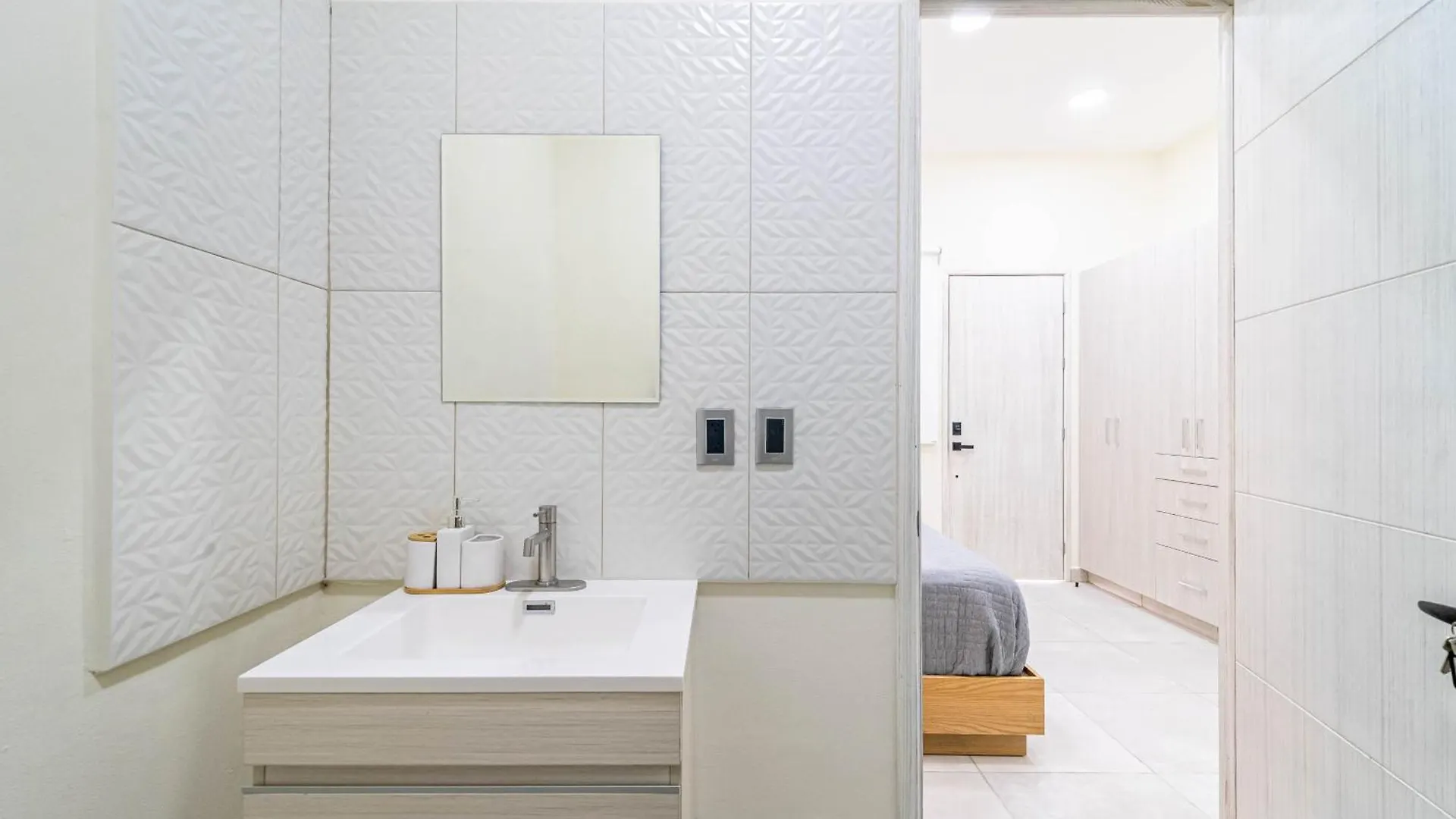 Holiday home 2 Bd Suite With Balcony, Gym, Rooftop Pool, Hot Tub Playa del Carmen