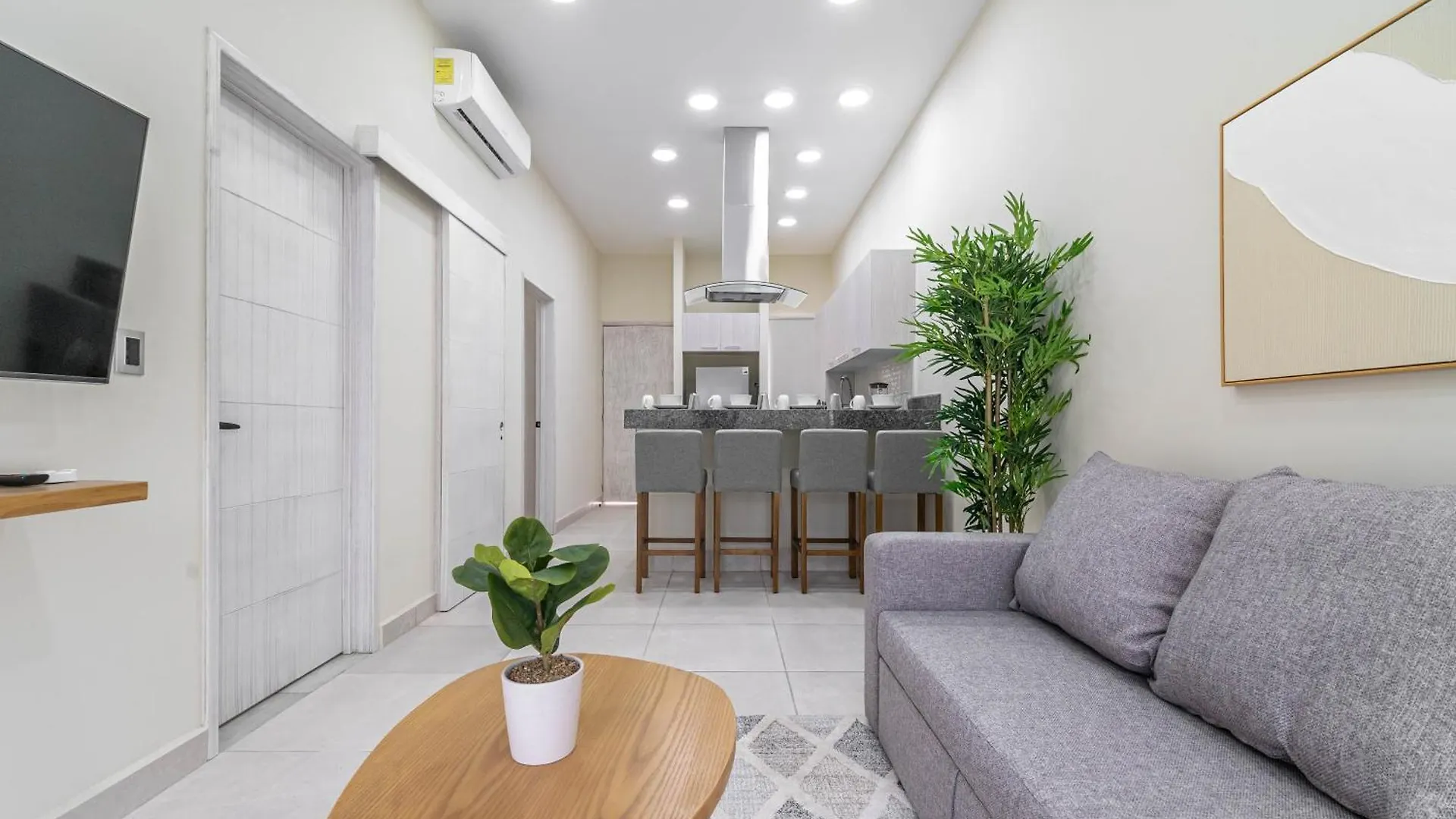 2 Bd Suite With Balcony, Gym, Rooftop Pool, Hot Tub Playa del Carmen