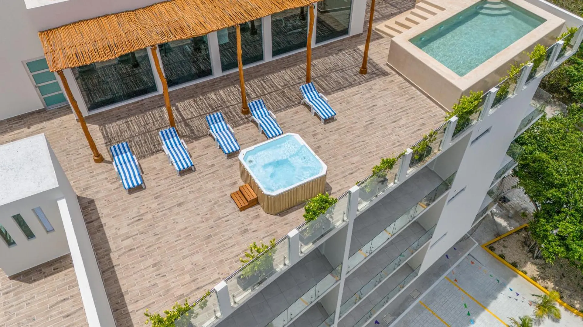 Holiday home 2 Bd Suite With Balcony, Gym, Rooftop Pool, Hot Tub Playa del Carmen Mexico