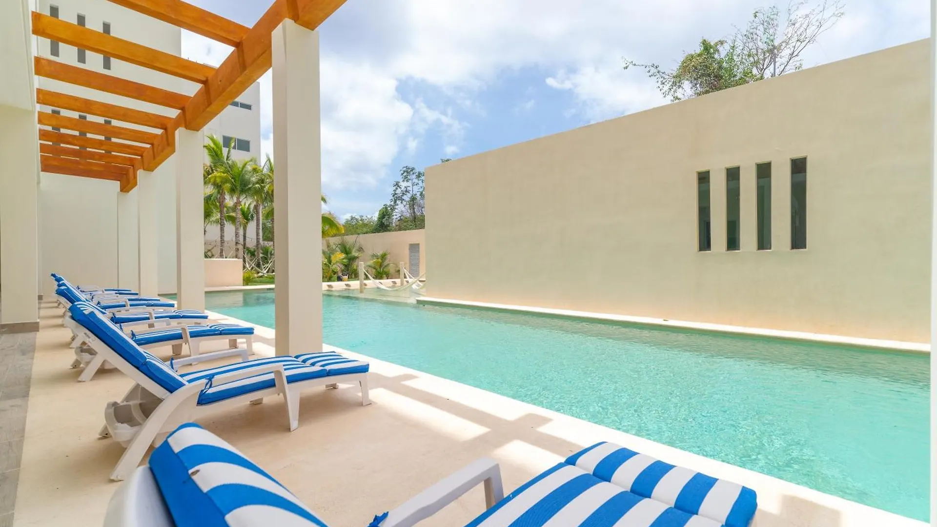 2 Bd Suite With Balcony, Gym, Rooftop Pool, Hot Tub Playa del Carmen 0*,