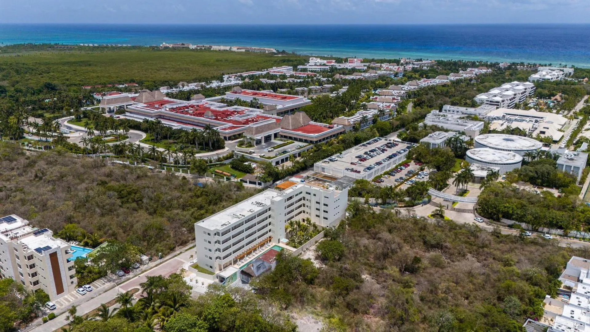 2 Bd Suite With Balcony, Gym, Rooftop Pool, Hot Tub Playa del Carmen 0*,  Mexico