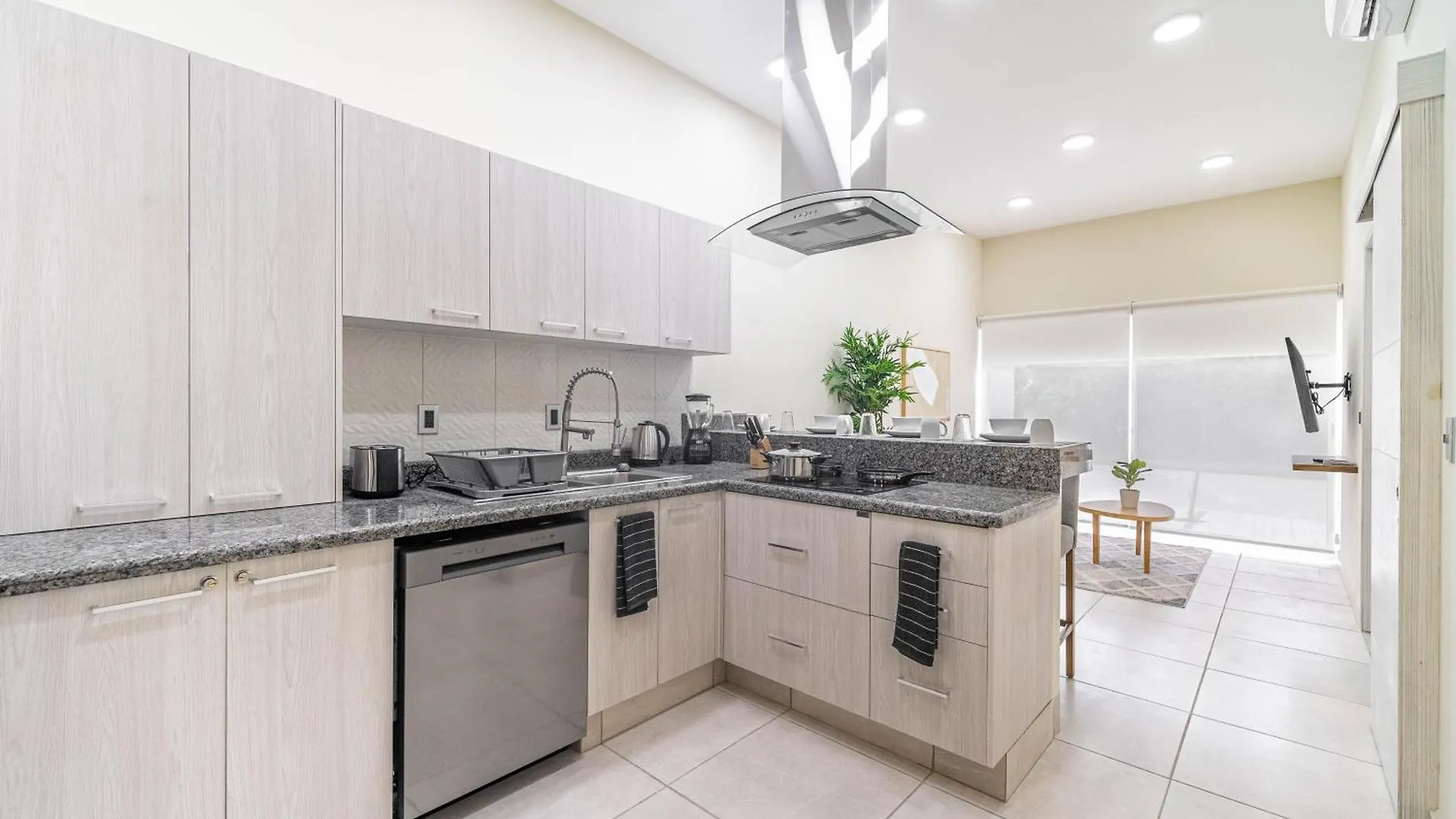 Holiday home 2 Bd Suite With Balcony, Gym, Rooftop Pool, Hot Tub Playa del Carmen