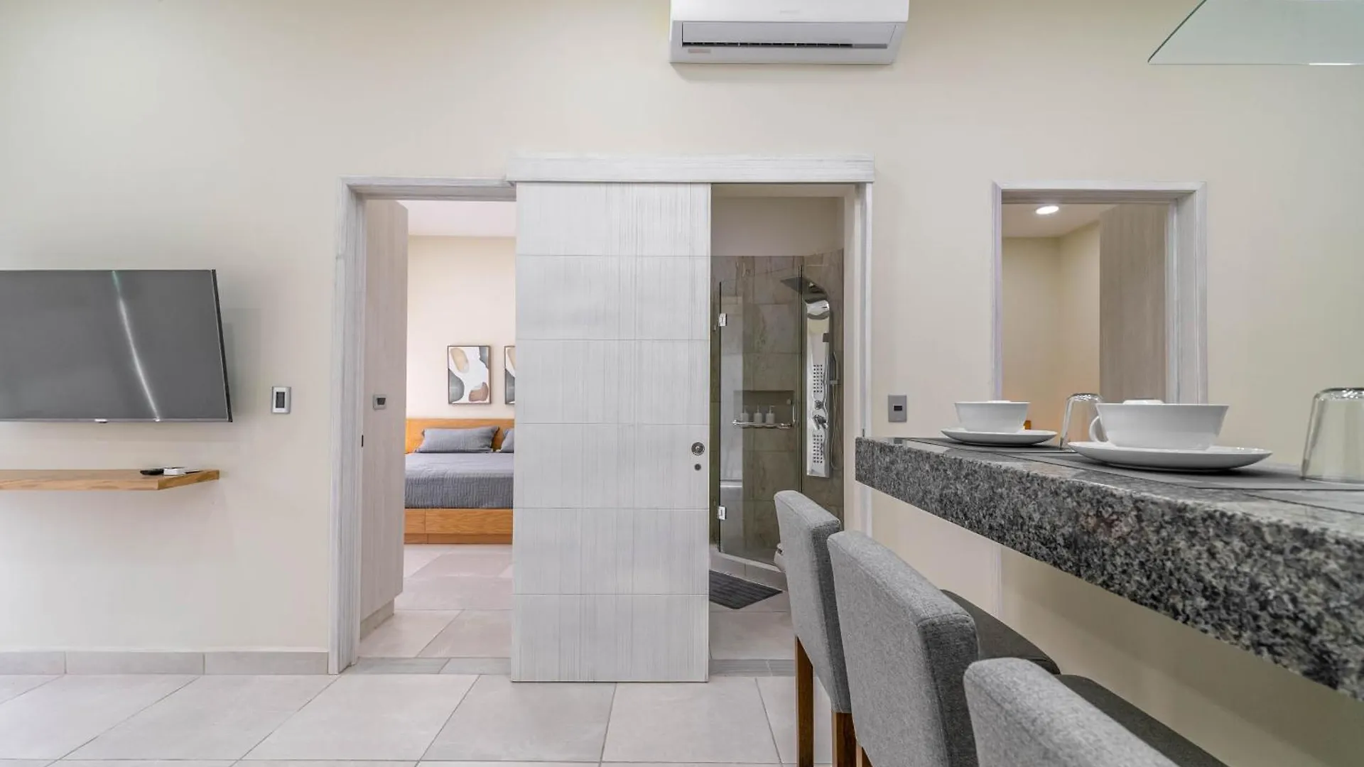 2 Bd Suite With Balcony, Gym, Rooftop Pool, Hot Tub Playa del Carmen 0*,